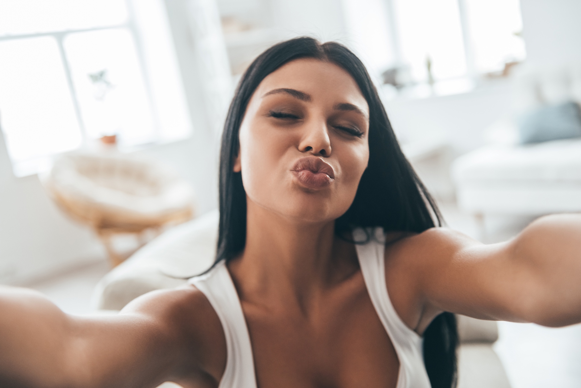 taking duck face selfie 2025 02 22 03 16 05 utc